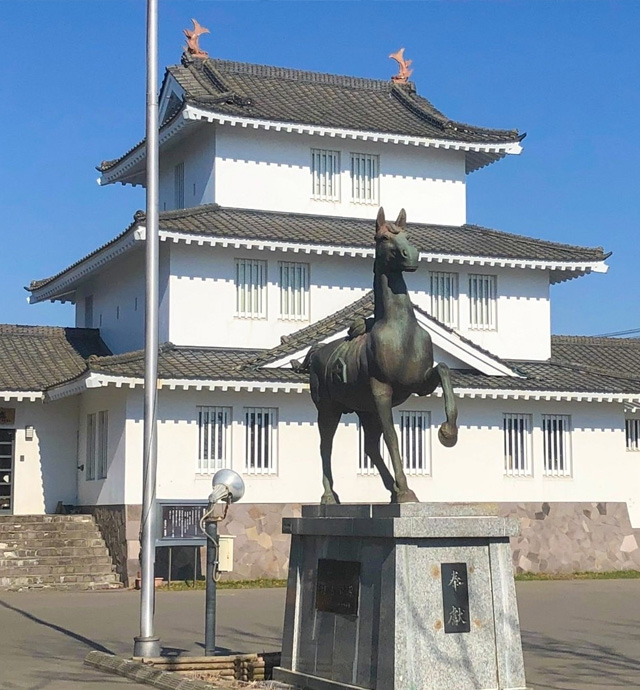 鳥取百年館